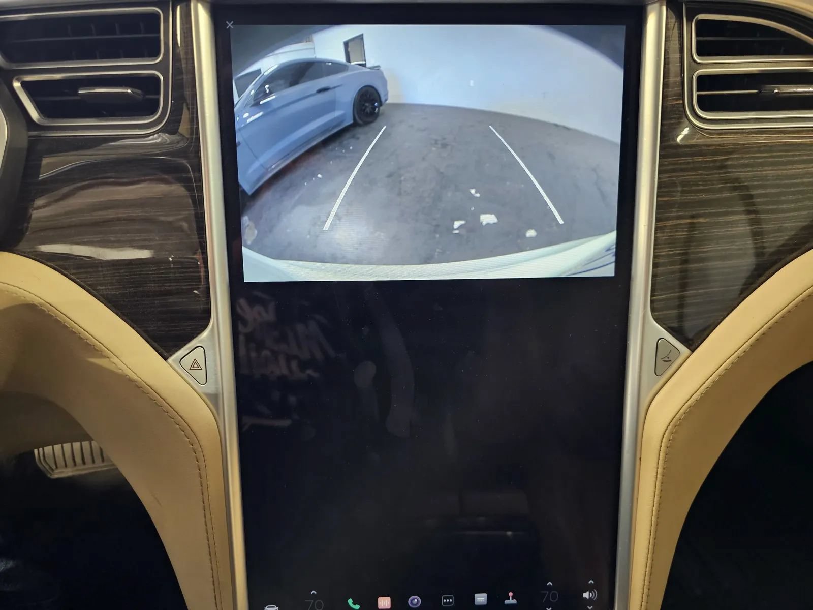 Used 2016 Tesla Model S 70 RWD image 17
