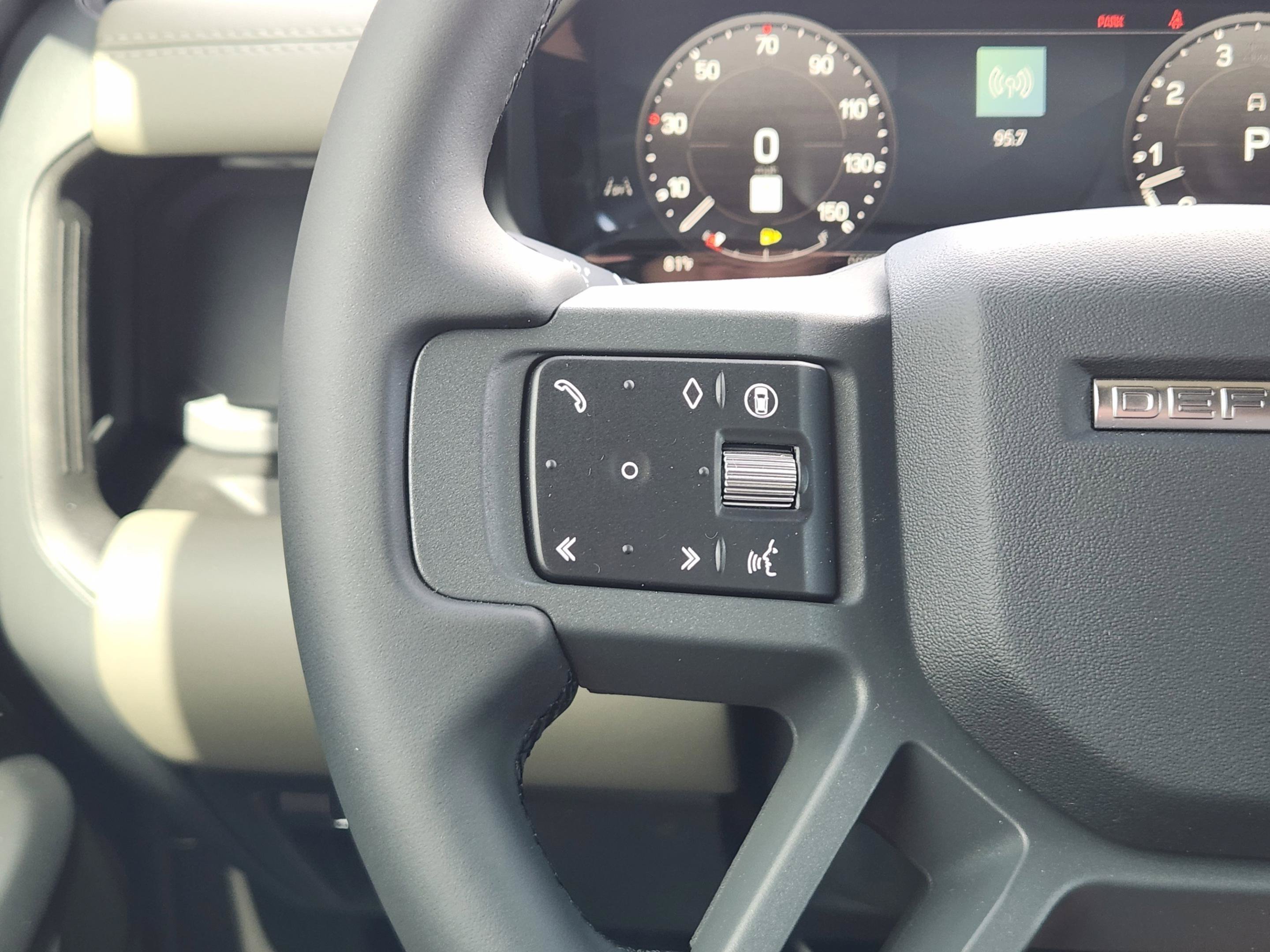 New 2026 Land Rover Defender 110 X-Dynamic SE AWD/4WD image 25