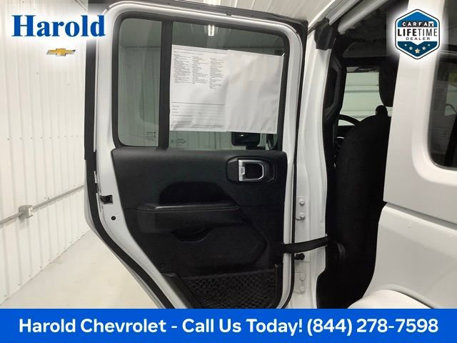 Used 2018 Jeep Wrangler Unlimited Sahara w/ Cold Weather Group image 12