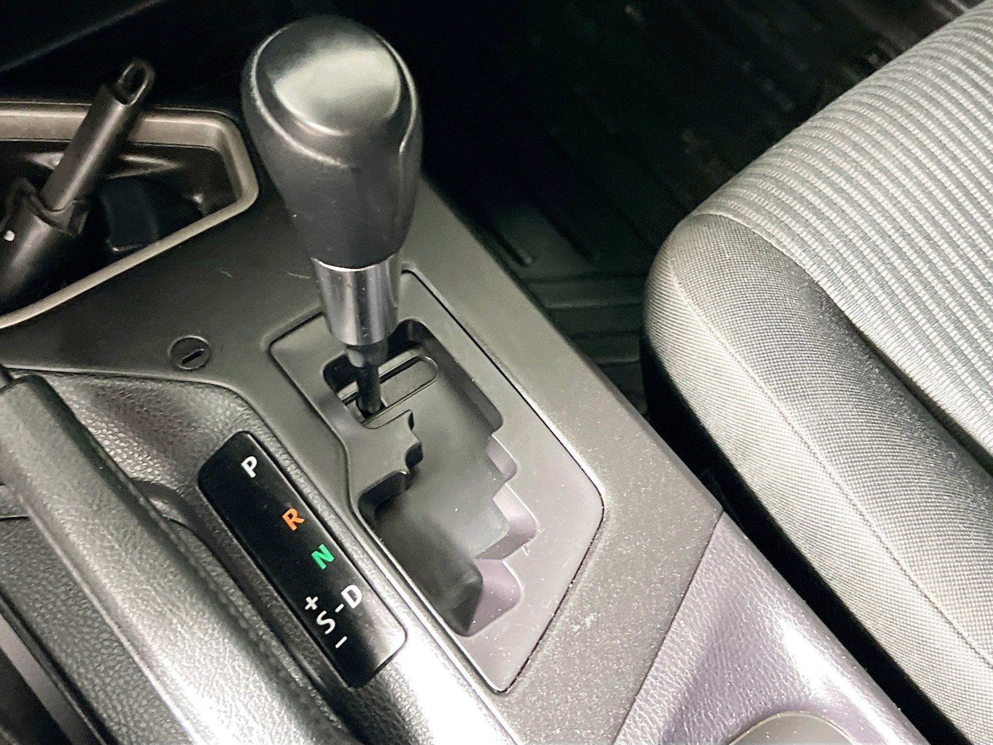 Used 2017 Toyota RAV4 LE image 24