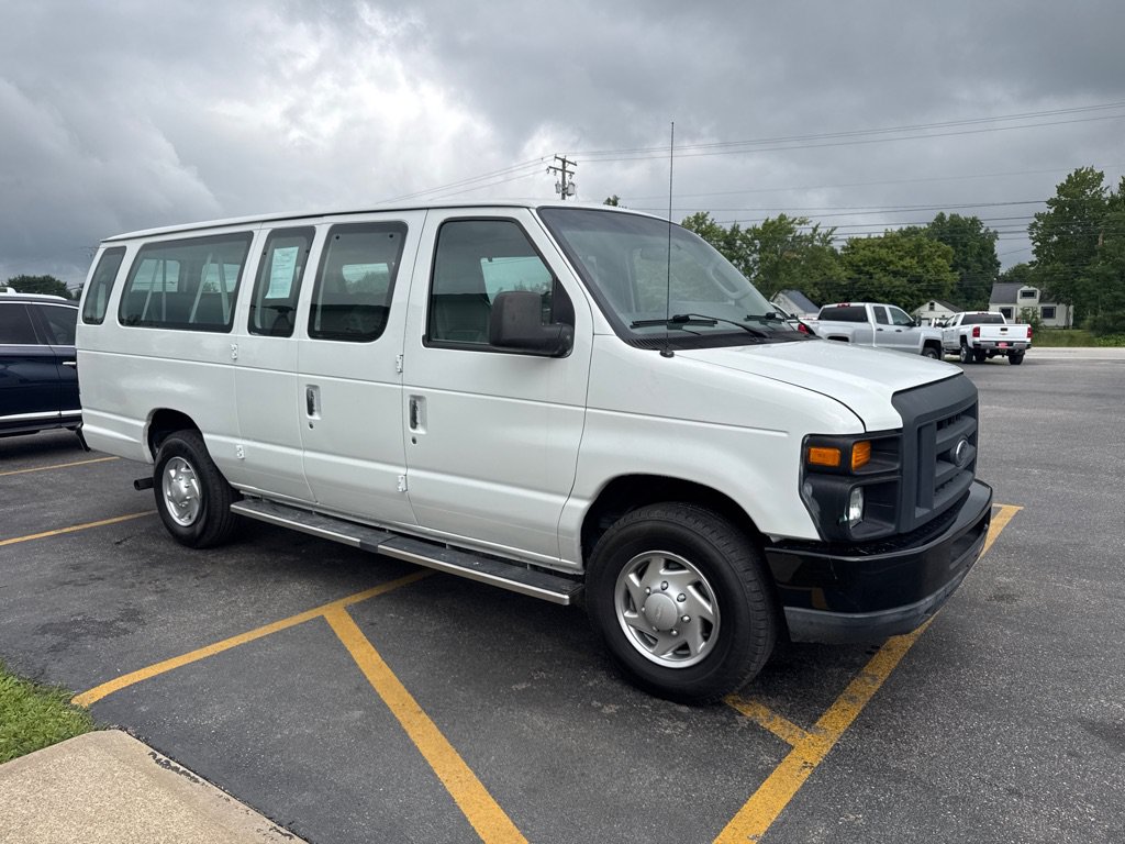 Used 2013 Ford E-350 and Econoline 350 XL RWD image 4