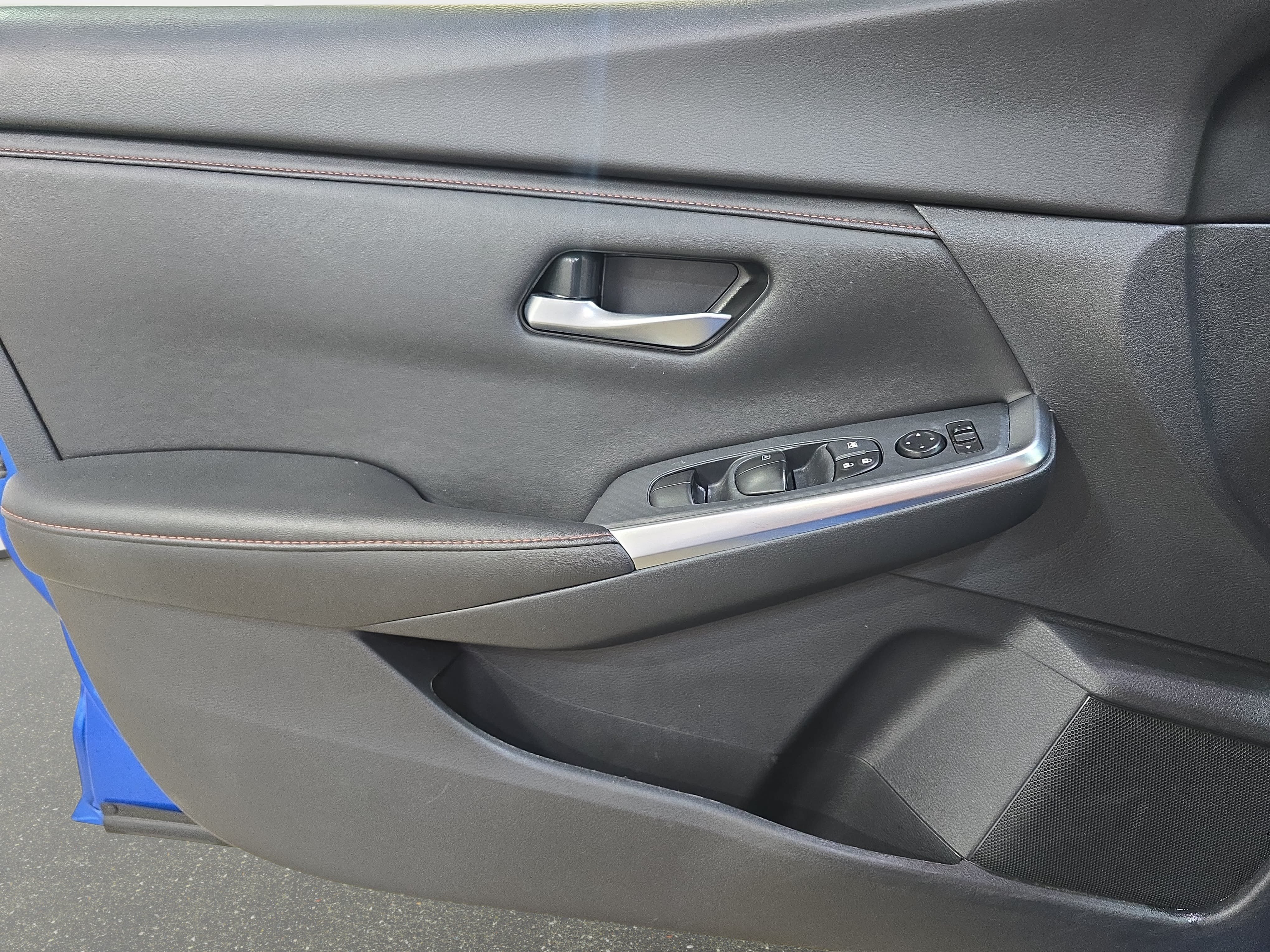 Used 2025 Nissan Sentra SR FWD image 24