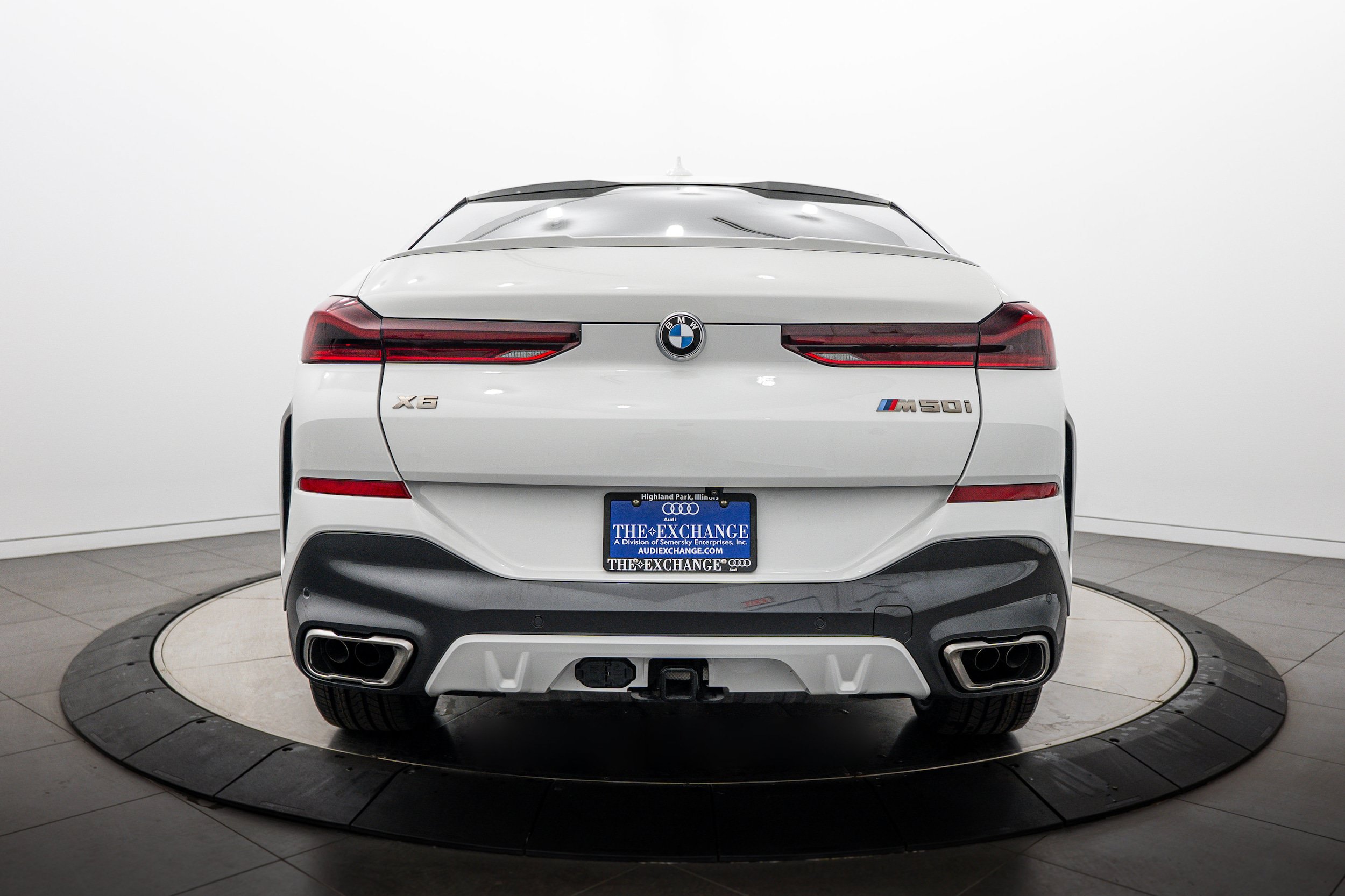 Used 2020 BMW X6 M50i w/ Luxury Seating Package AWD/4WD image 24