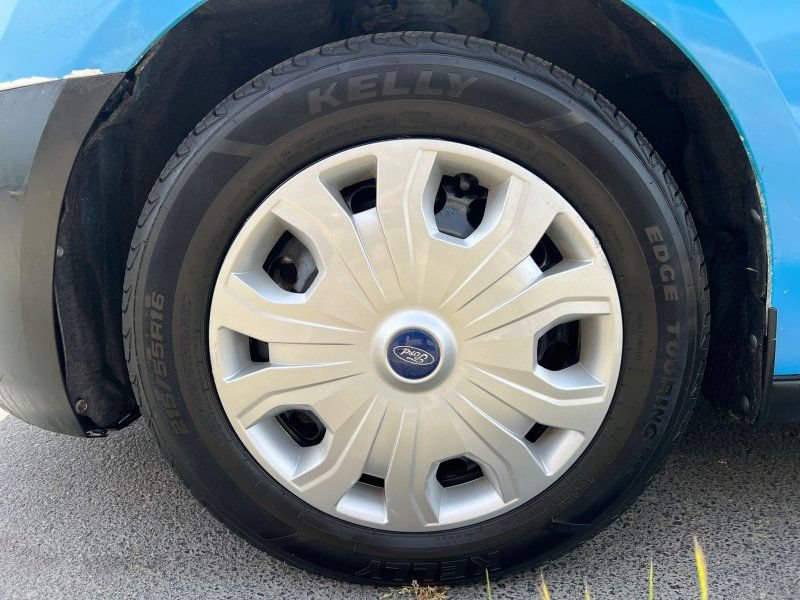 Used 2022 Ford Transit Connect XL FWD image 16