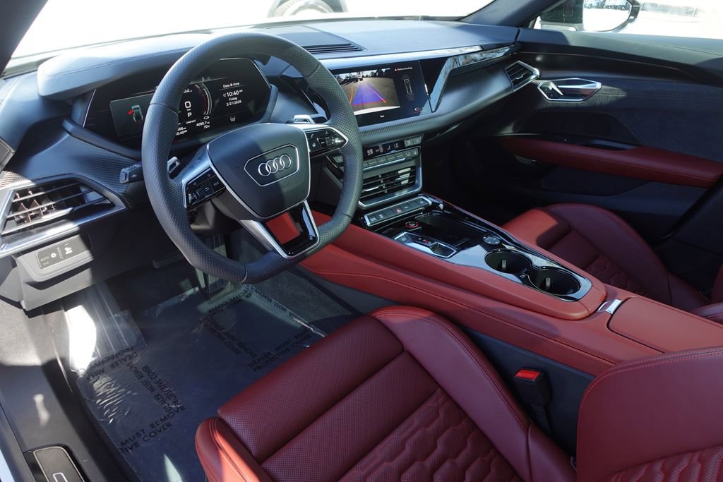 Used 2024 Audi e-tron GT Premium Plus image 9