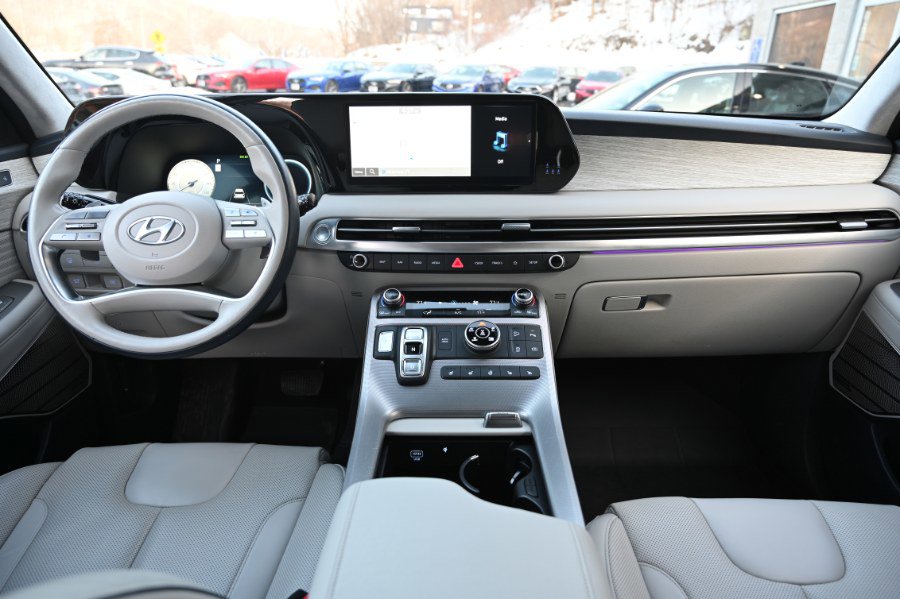 Used 2023 Hyundai Palisade Calligraphy image 15
