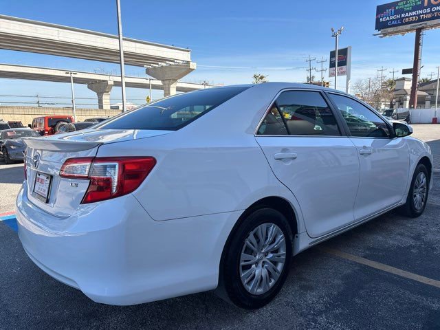 Used 2014 Toyota Camry LE image 6