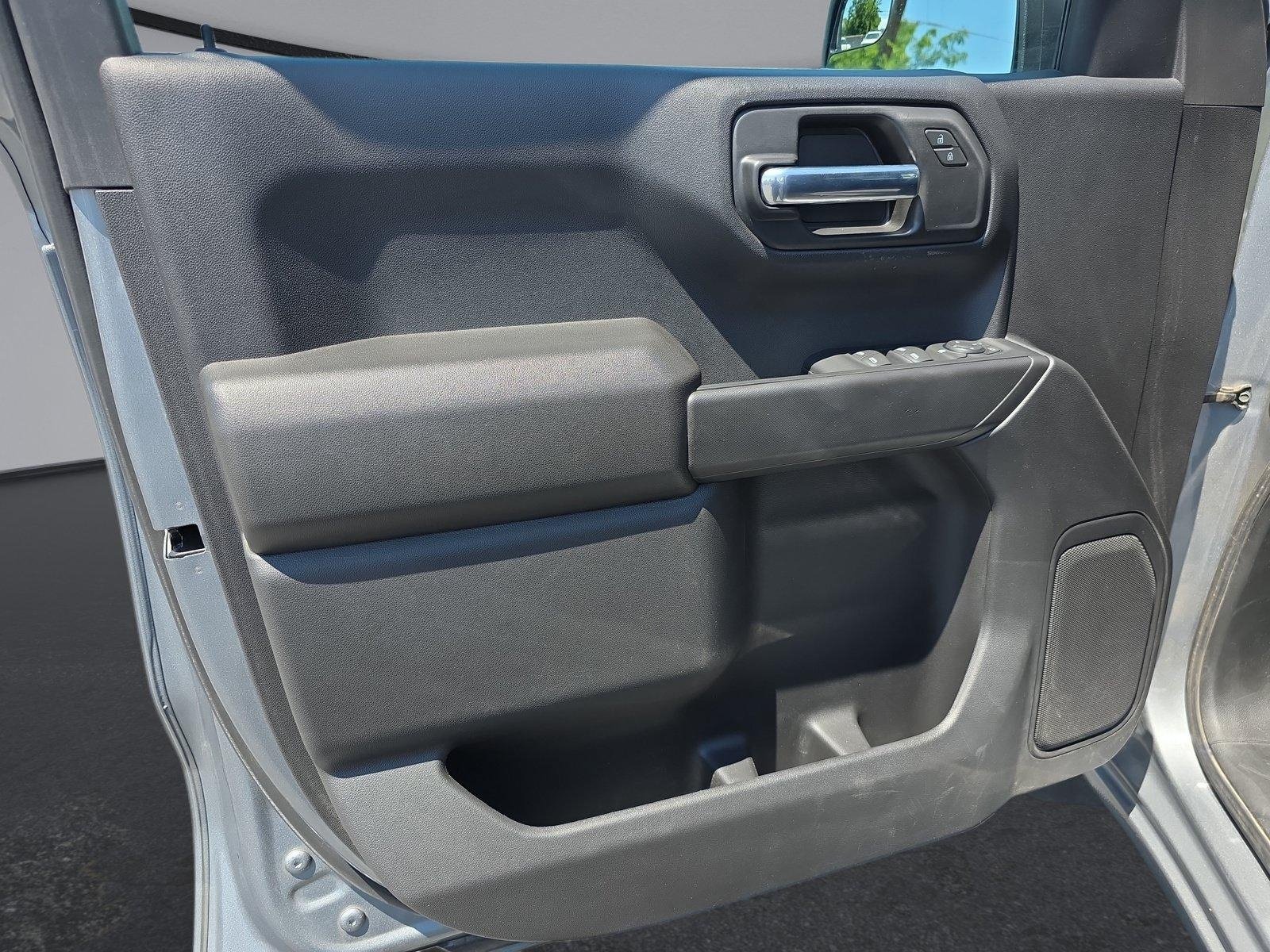 Certified 2025 Chevrolet Silverado 1500 Custom w/ LPO, Dark Essentials Package AWD/4WD image 24