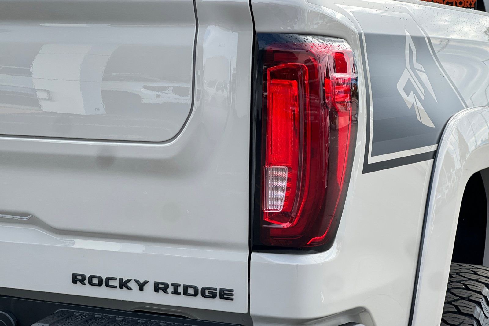 New 2026 GMC Sierra 1500 AT4 w/ AT4 Premium Package AWD/4WD image 7
