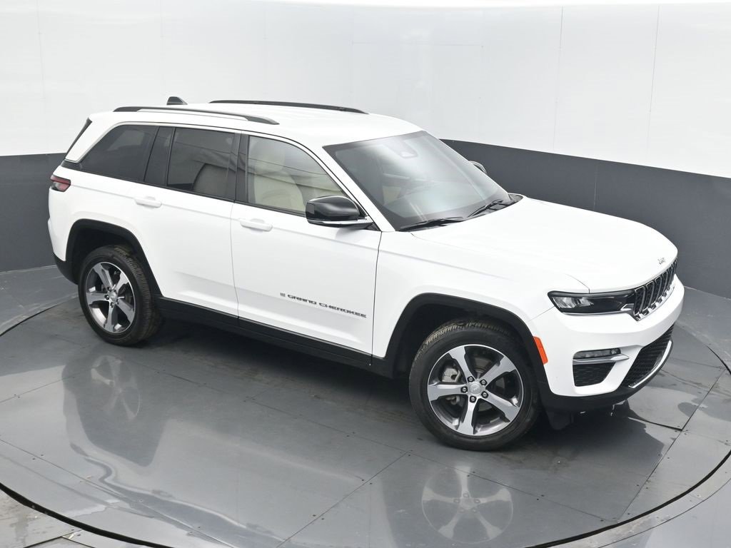 Used 2023 Jeep Grand Cherokee Limited image 36