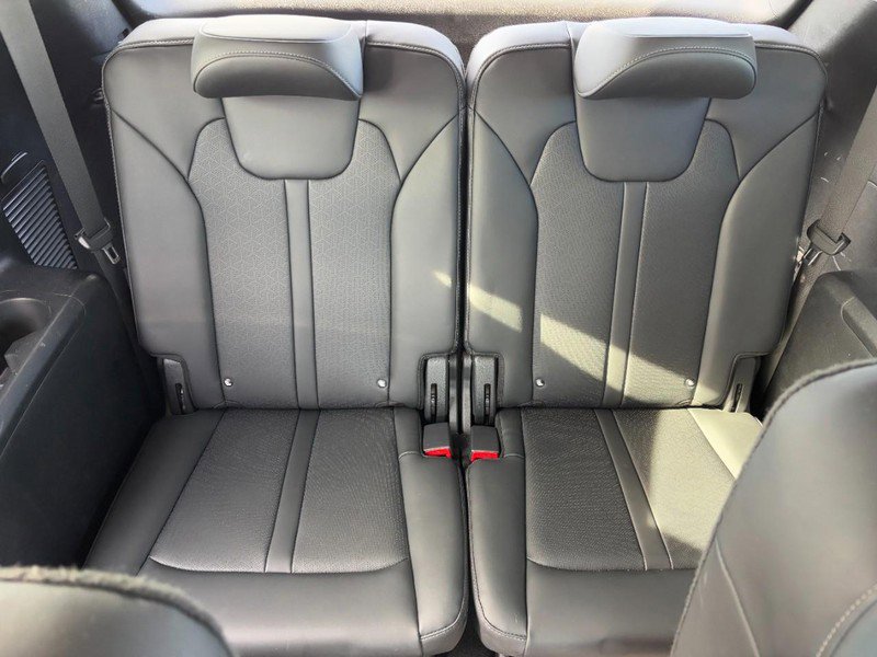 Used 2024 Kia Sorento EX image 11