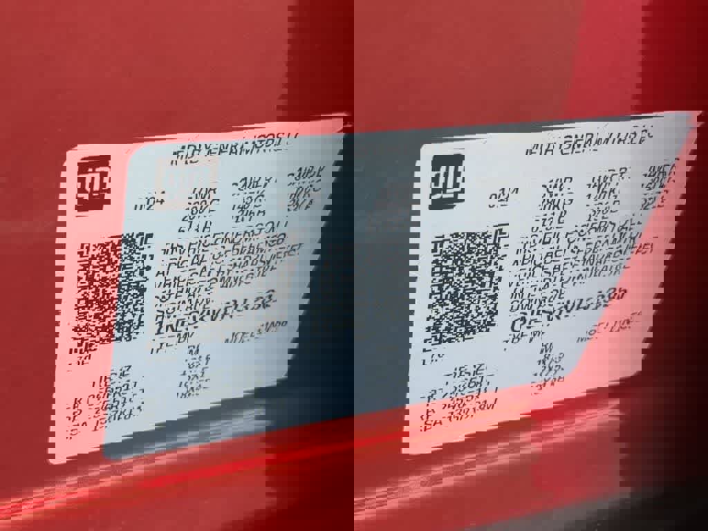 Used 2024 Chevrolet Traverse LT image 35