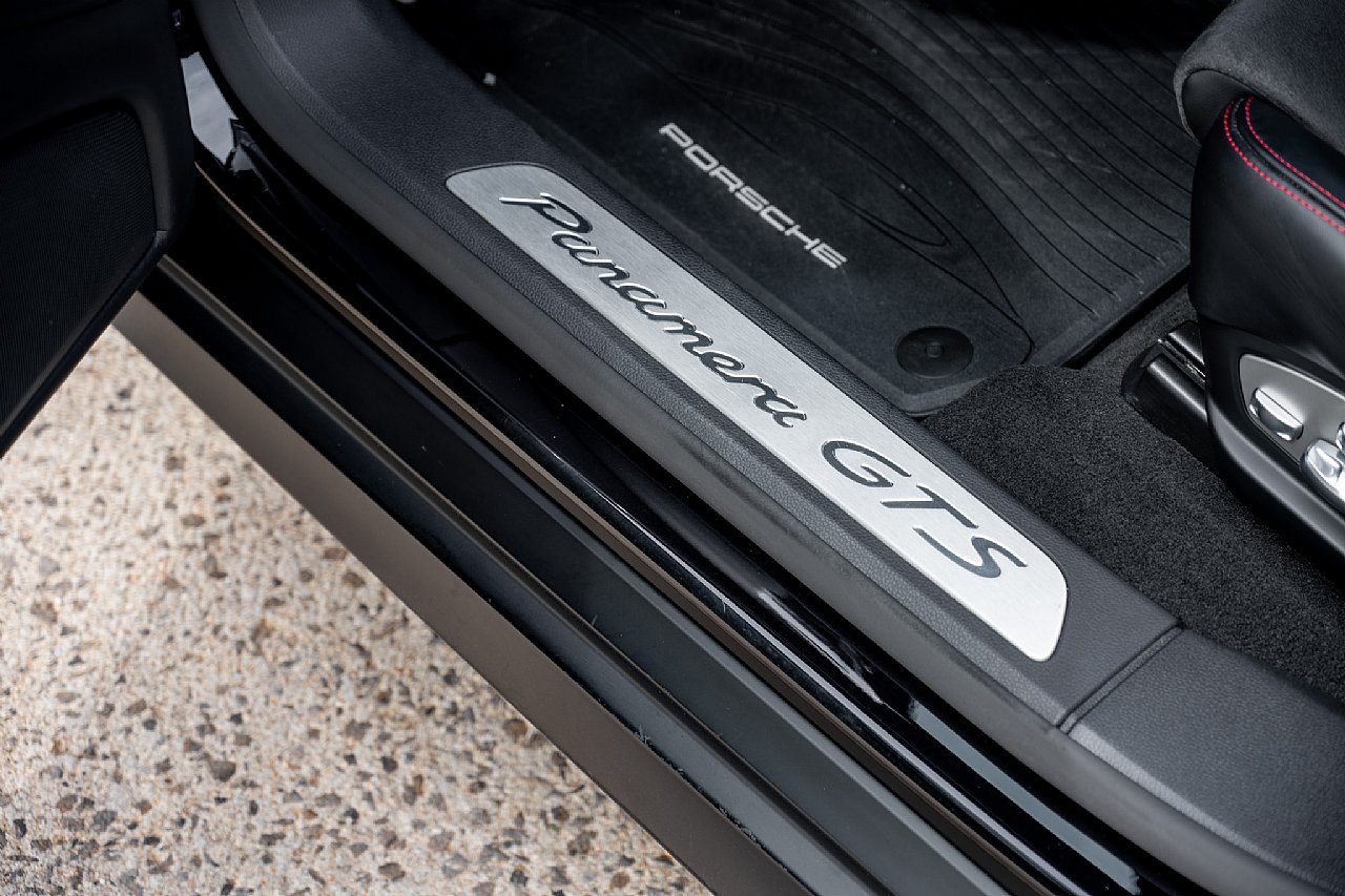 Used 2015 Porsche Panamera GTS AWD/4WD image 19