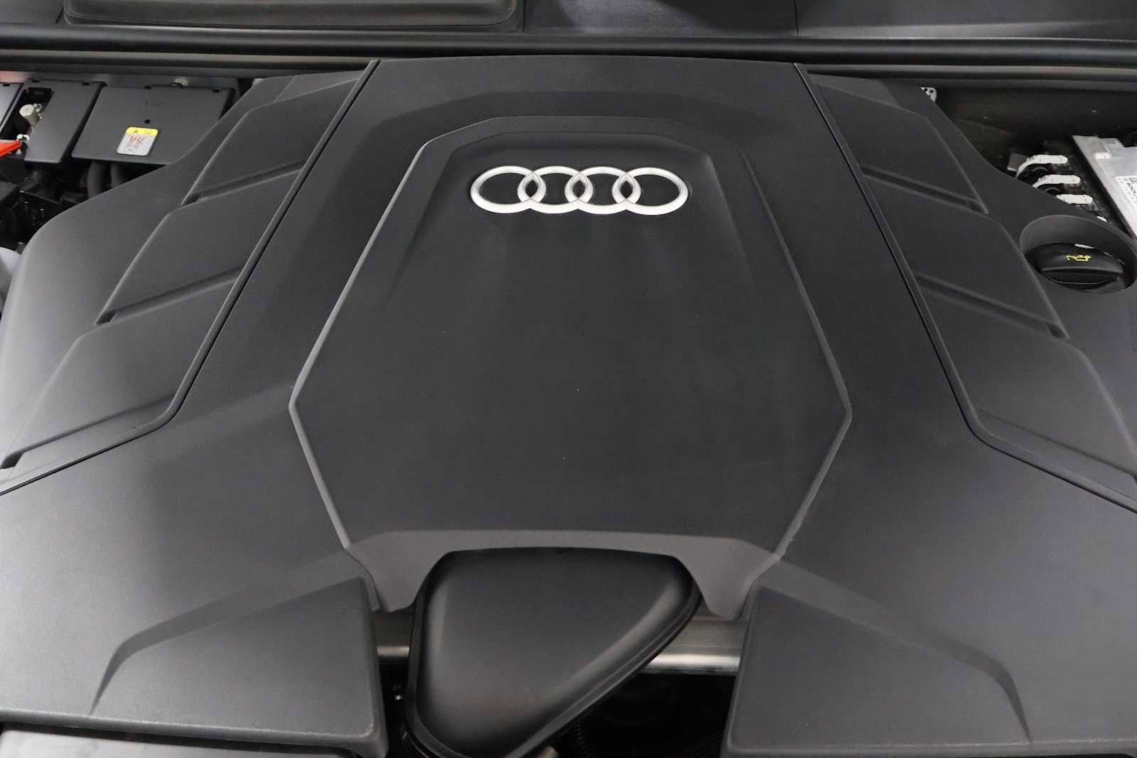 Certified 2025 Audi Q8 Premium Plus w/ Premium Plus Package AWD/4WD image 40