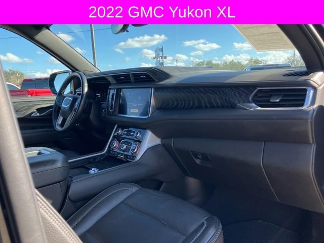 Used 2022 GMC Yukon XL Denali w/ Denali Premium Package image 11