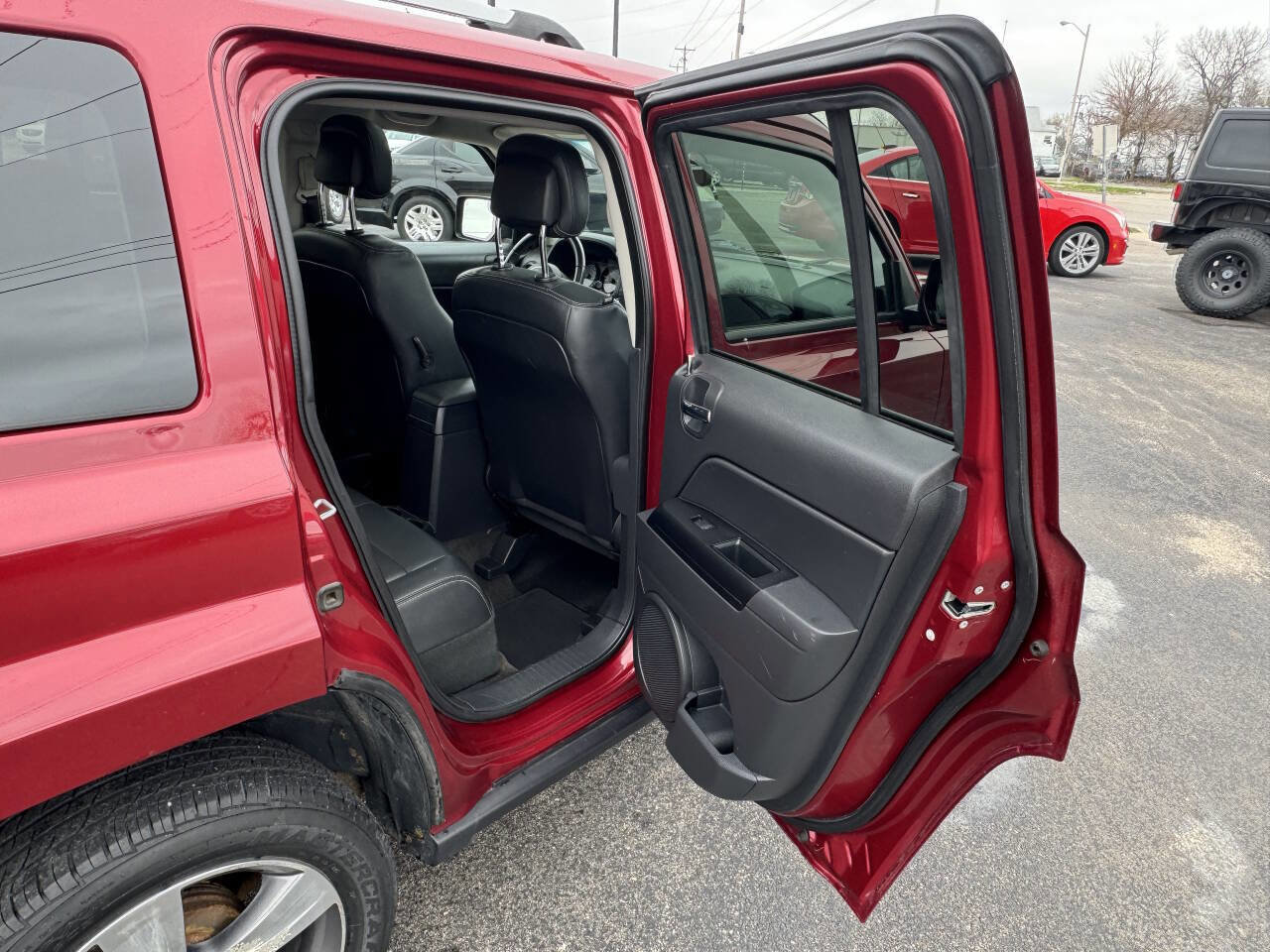 Used 2016 Jeep Patriot High Altitude image 37