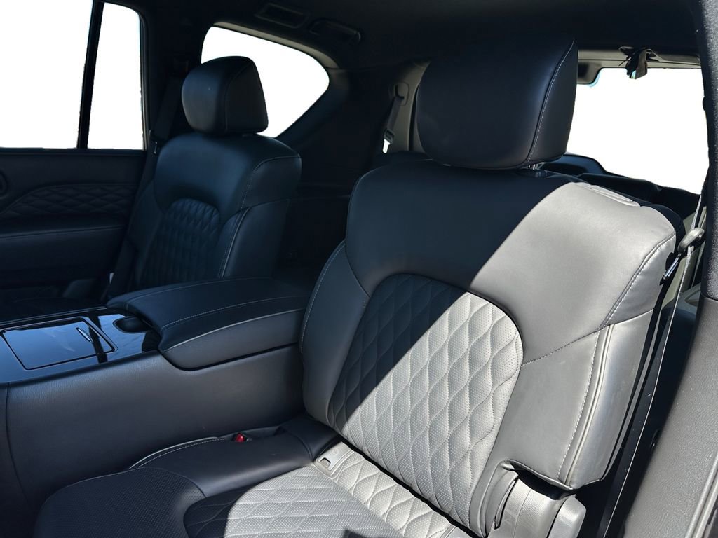 Used 2024 INFINITI QX80 Sensory image 10