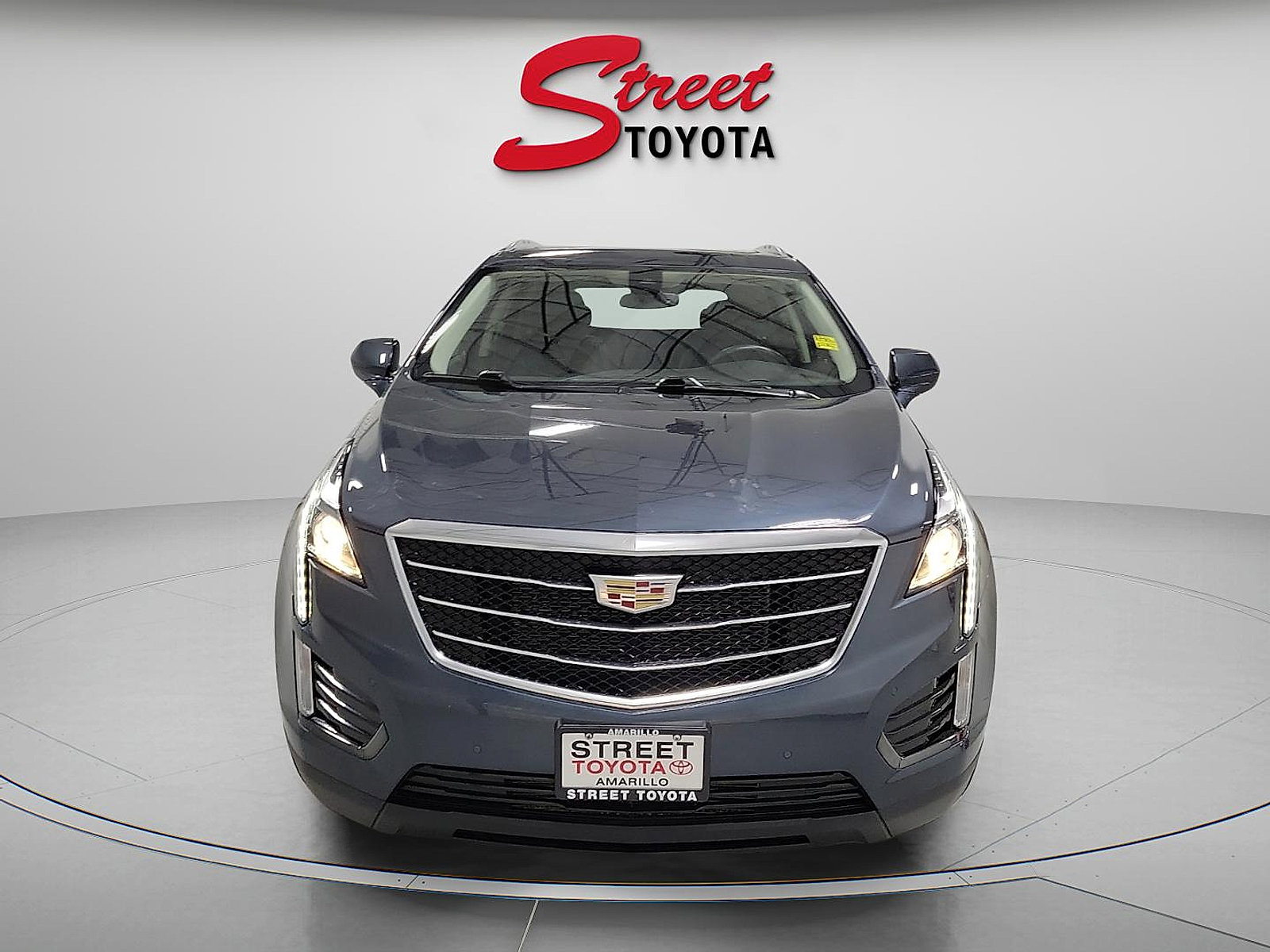 Used 2019 Cadillac XT5 Luxury w/ LPO, Black Ice Package FWD image 6