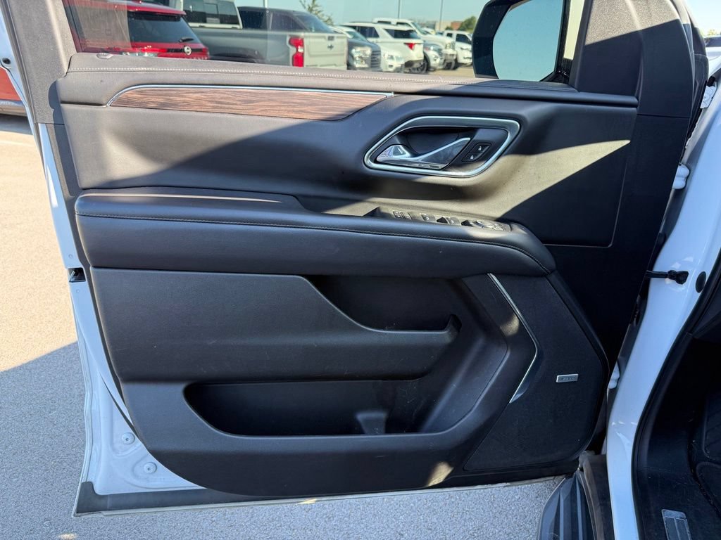 Used 2021 Chevrolet Suburban LT AWD/4WD image 6