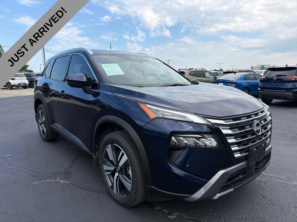 Certified 2025 Nissan Rogue SL w/ Tech Package AWD/4WD image 3