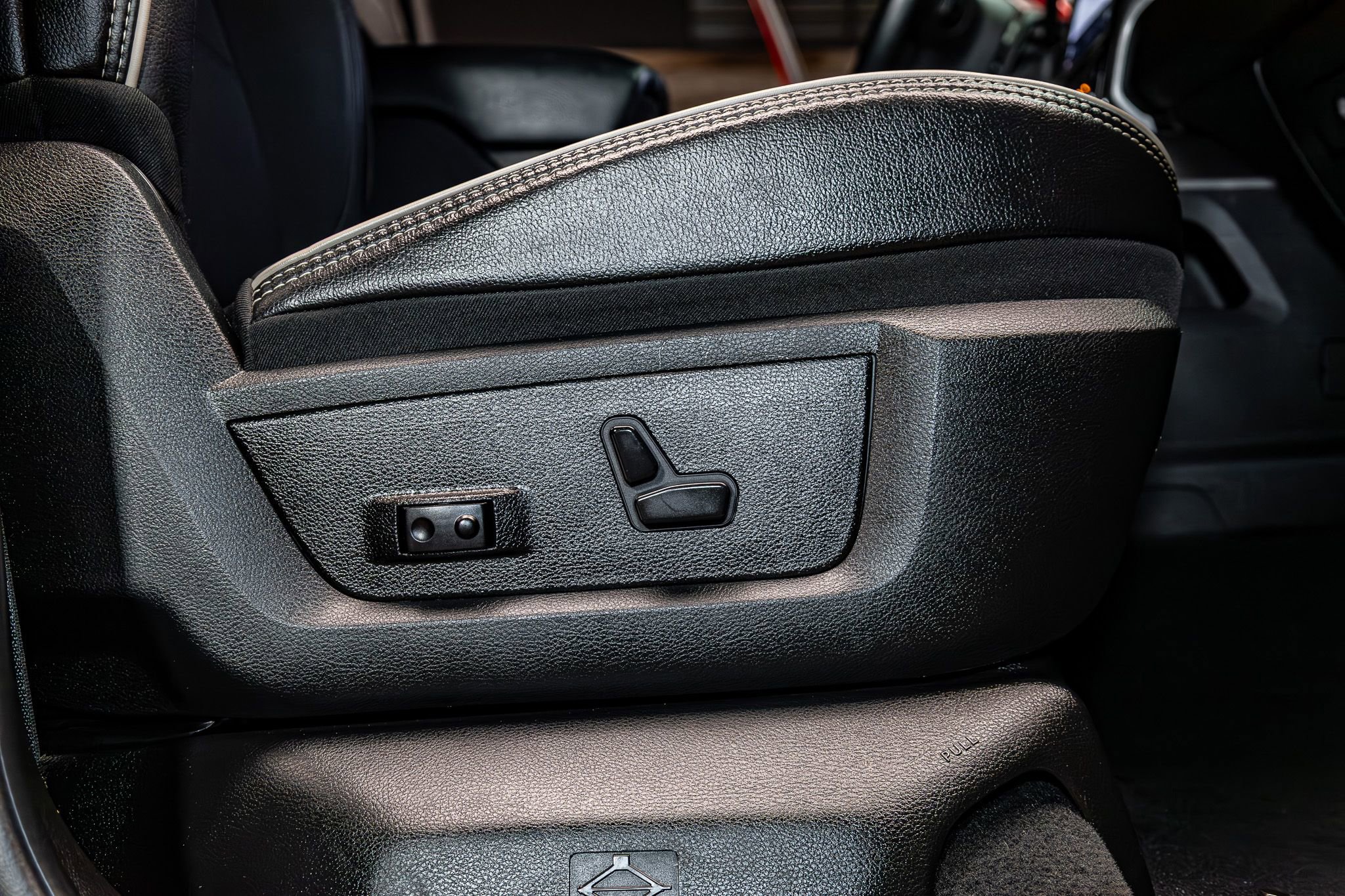 Used 2024 RAM 3500 Laramie w/ Night Edition AWD/4WD image 27