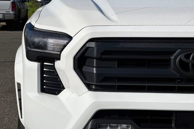 Used 2025 Toyota Tacoma SR5 image 44