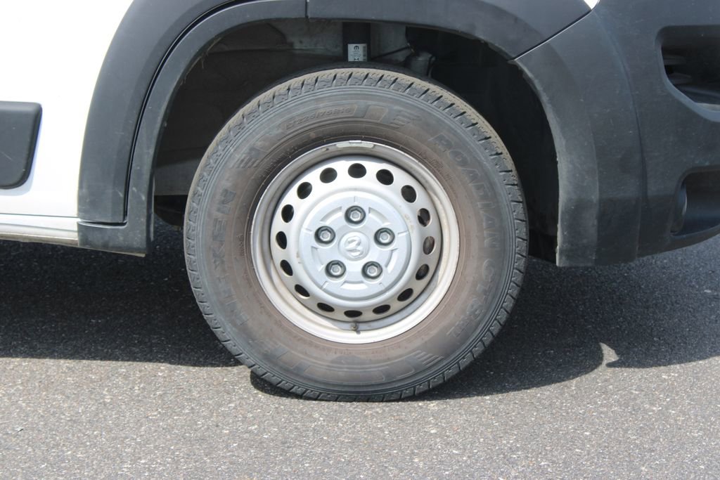 Used 2024 RAM ProMaster 2500 w/ Convenience Group image 12