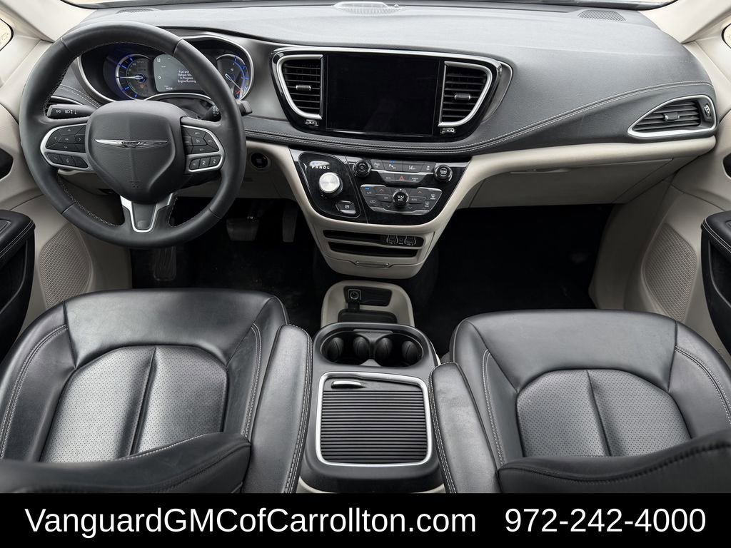 Used 2023 Chrysler Pacifica Touring-L FWD image 11