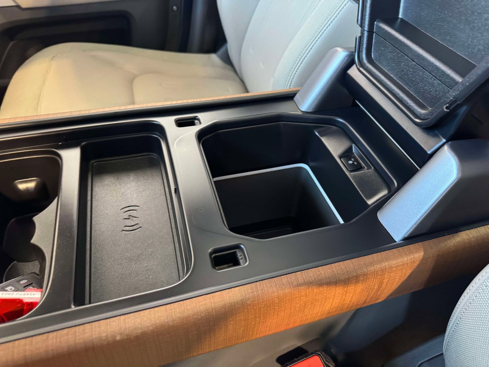 Used 2021 Land Rover Defender 110 S image 33