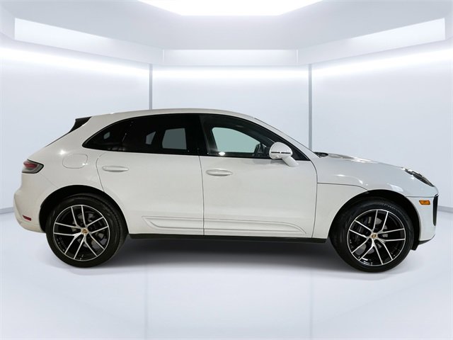 Certified 2025 Porsche Macan image 8