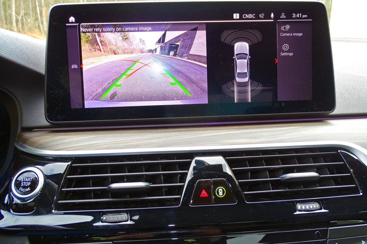 Used 2023 BMW 540i w/ Executive Package image 22