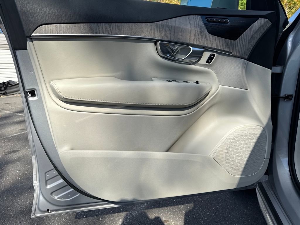 Used 2023 Volvo XC90 B6 Plus w/ Protection Package Premier image 10