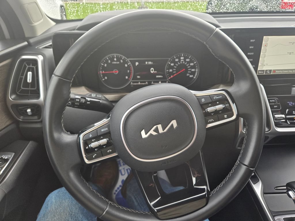 Used 2023 Kia Sorento EX FWD image 11