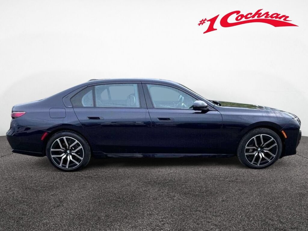 Used 2025 BMW 740i xDrive w/ Premium Package AWD/4WD image 6