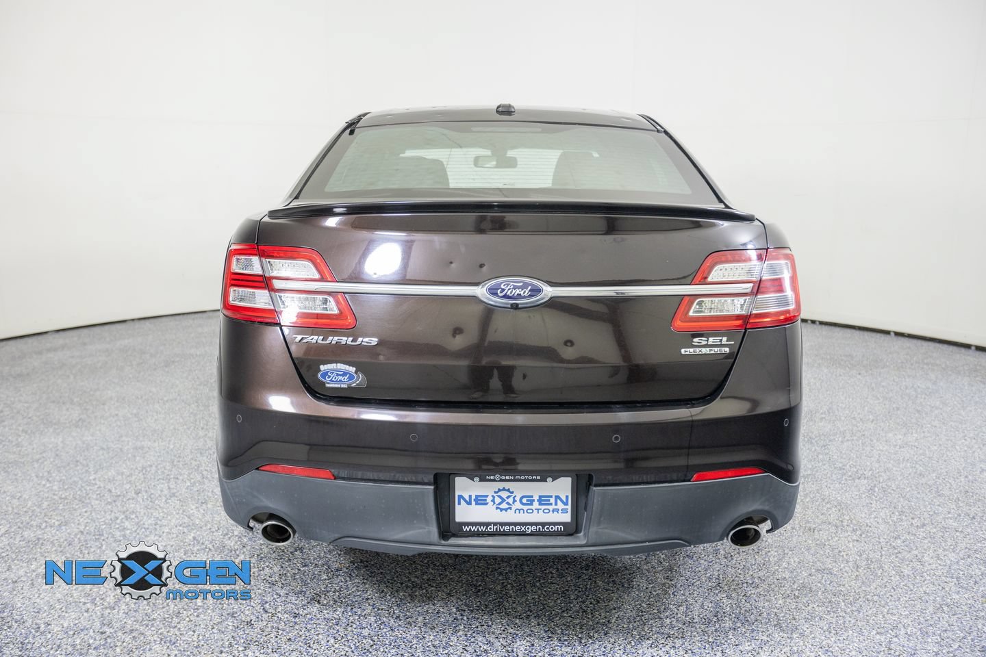 Used 2013 Ford Taurus SEL FWD image 6