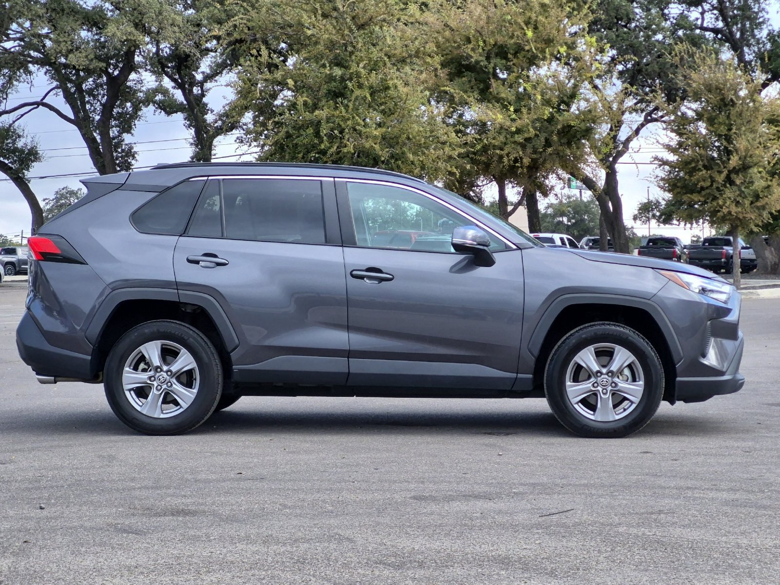 Used 2025 Toyota RAV4 XLE FWD image 6