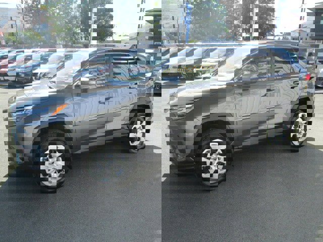 Used 2024 Toyota RAV4 LE image 3