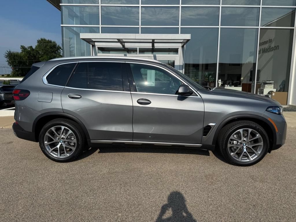 New 2026 BMW X5 xDrive40i AWD/4WD image 2