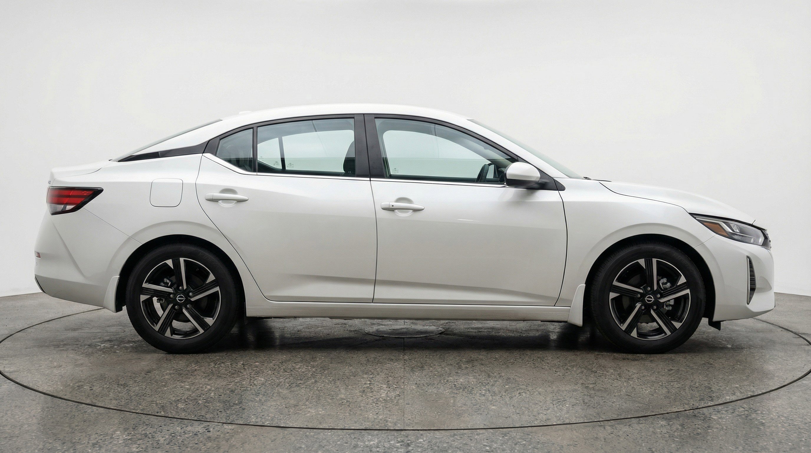 Used 2025 Nissan Sentra SV image 11