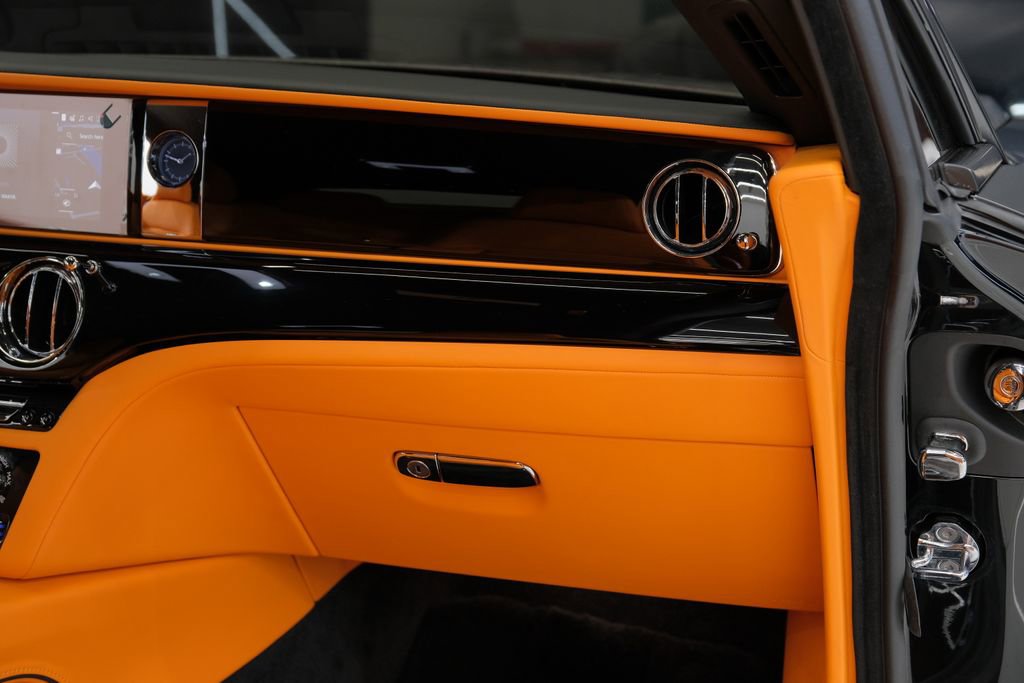 Used 2026 Rolls-Royce Spectre image 48