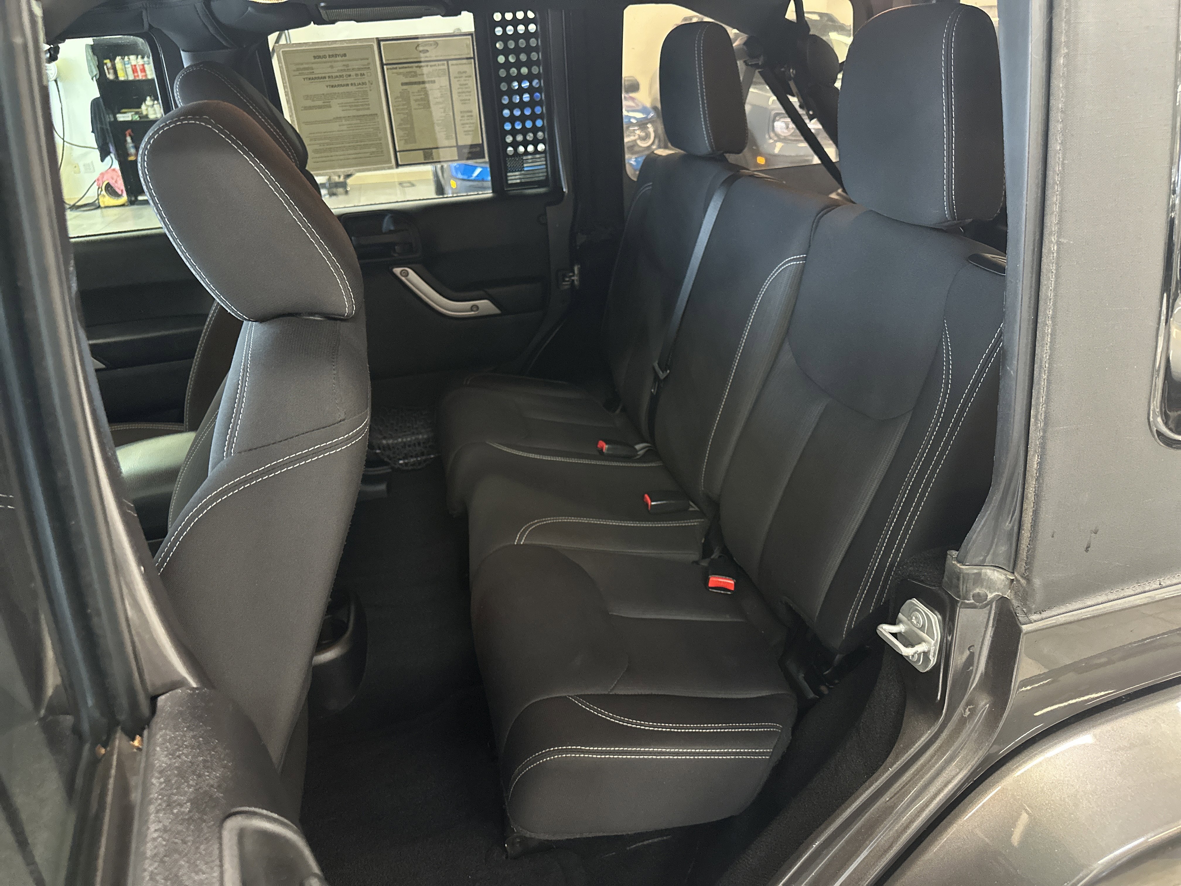 Used 2016 Jeep Wrangler Unlimited Sahara w/ Dual Top Group image 5