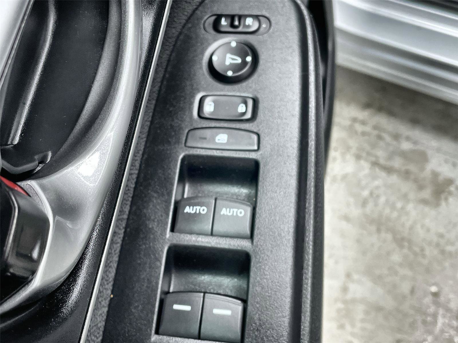 Used 2019 Honda CR-V EX image 12