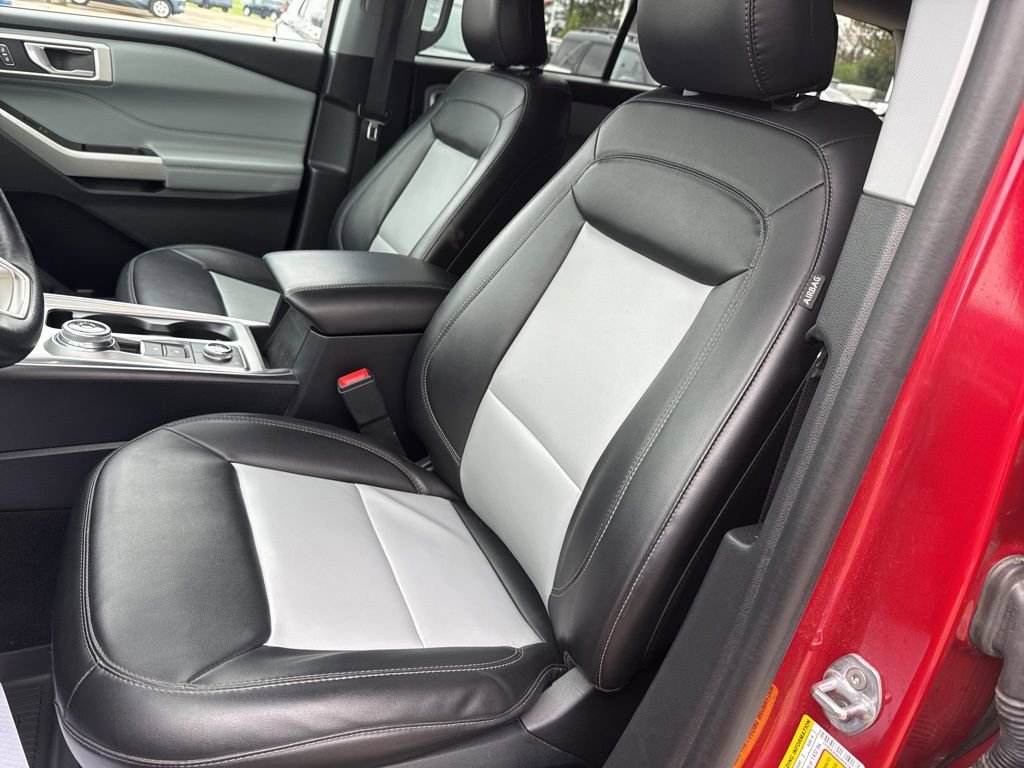 Used 2022 Ford Explorer XLT w/ Equipment Group 202A AWD/4WD image 8
