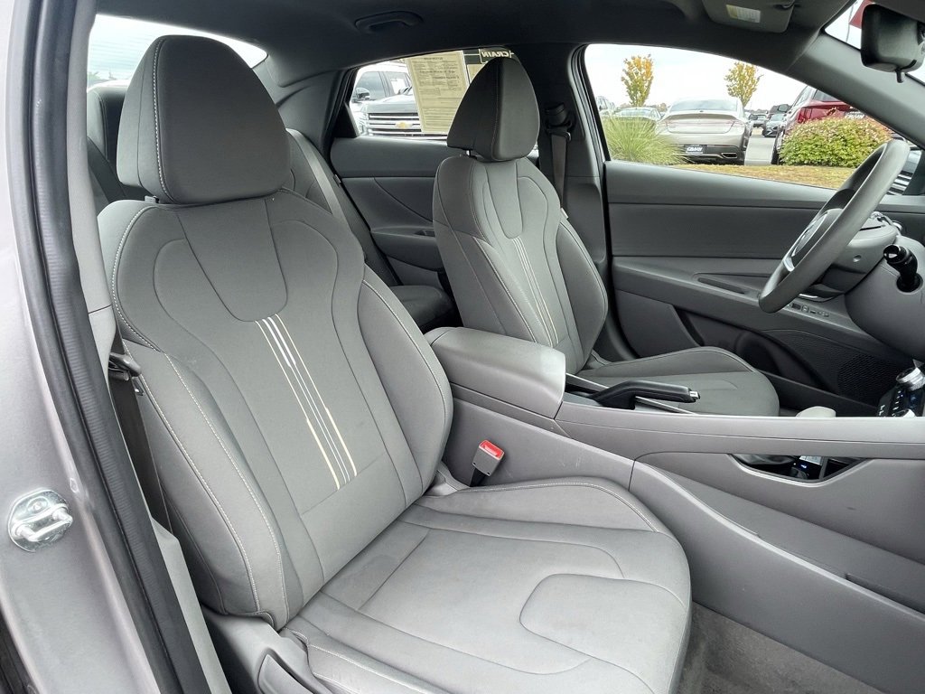 Used 2024 Hyundai Elantra SEL image 29