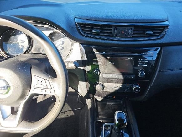 Used 2017 Nissan Rogue S image 7