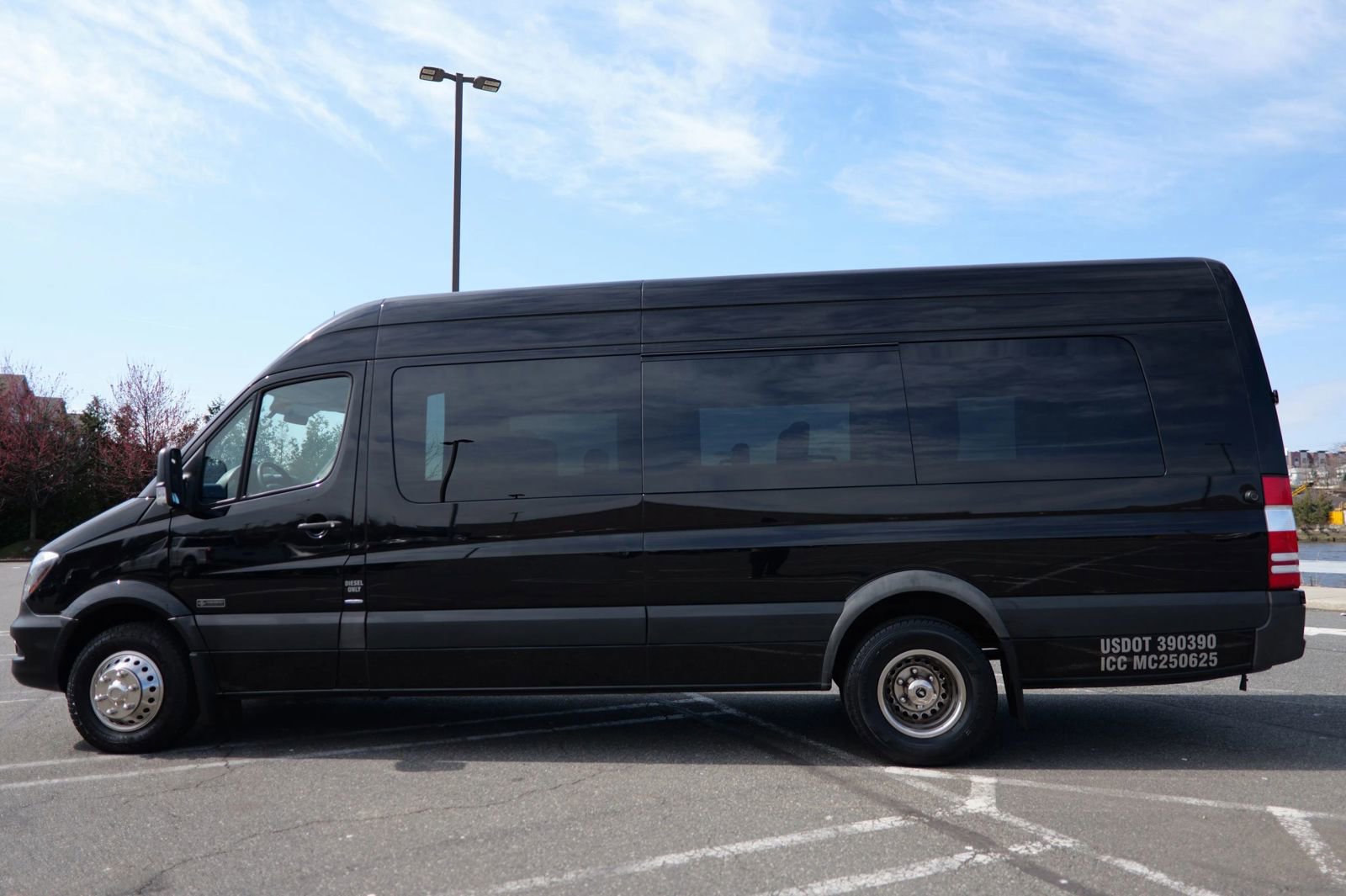 Used 2015 Mercedes-Benz Sprinter 3500 image 5
