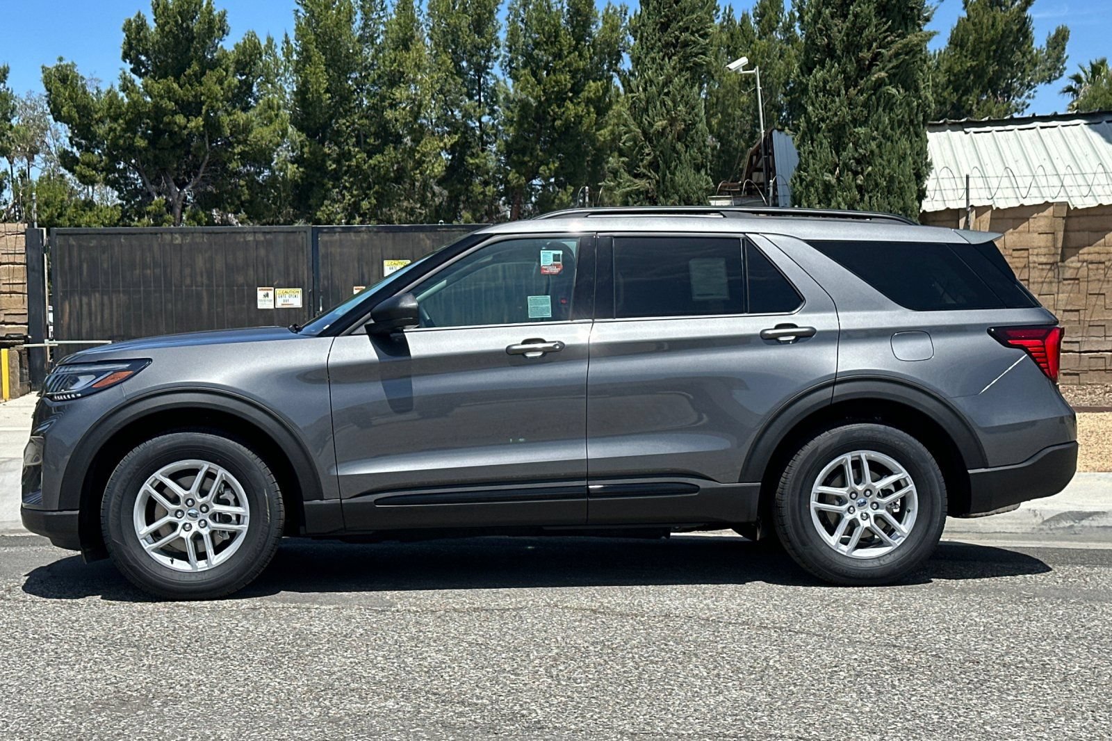 New 2026 Ford Explorer Active RWD image 7