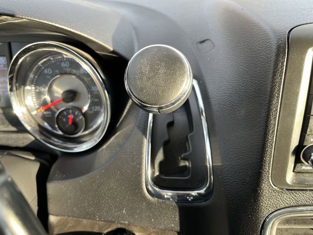 Used 2016 Chrysler Town & Country Touring image 22