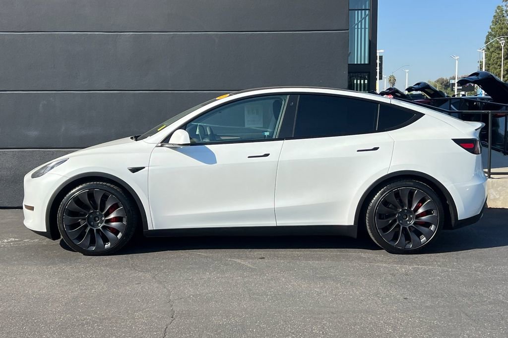Used 2023 Tesla Model Y Performance image 9