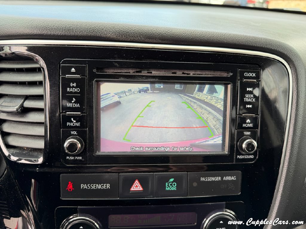 Used 2017 Mitsubishi Outlander ES AWD/4WD image 27